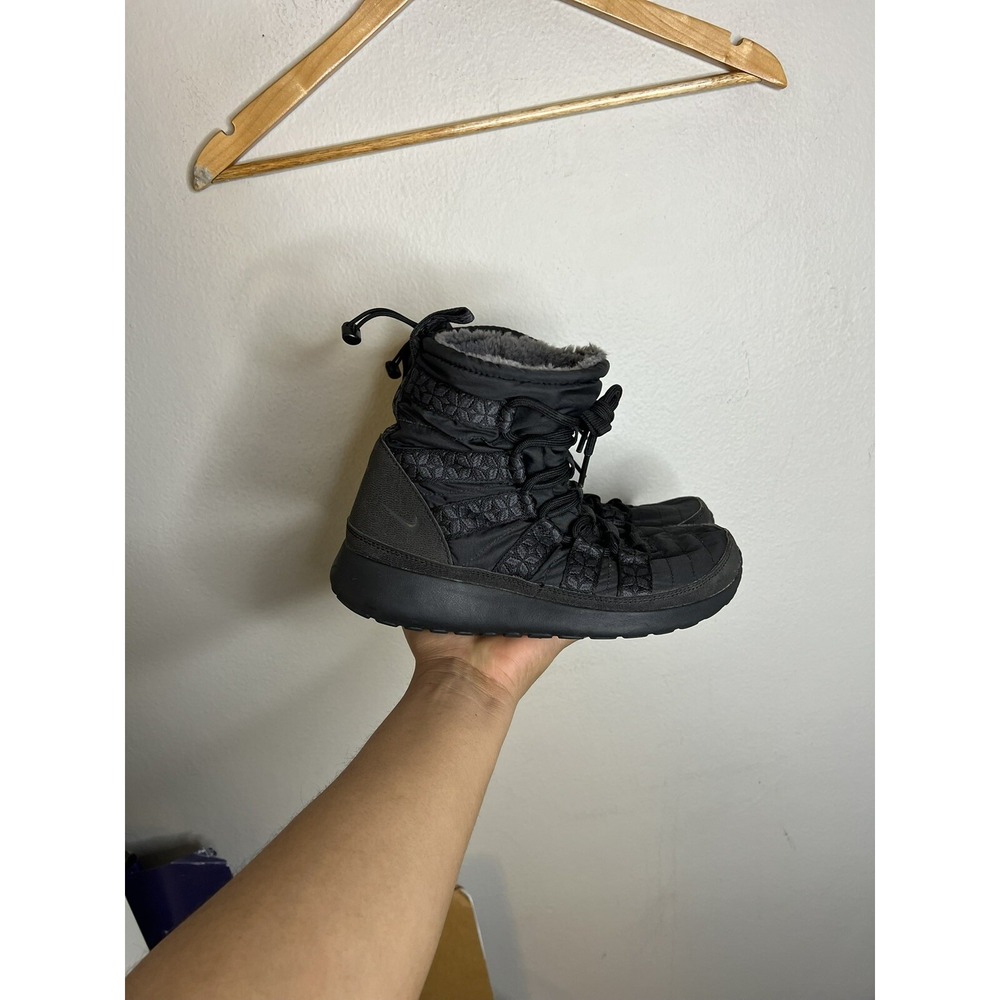 Nike Roshe Run Hi Women's SZ 6.5 Sneaker Boots Lined Boots Black 615968-006
